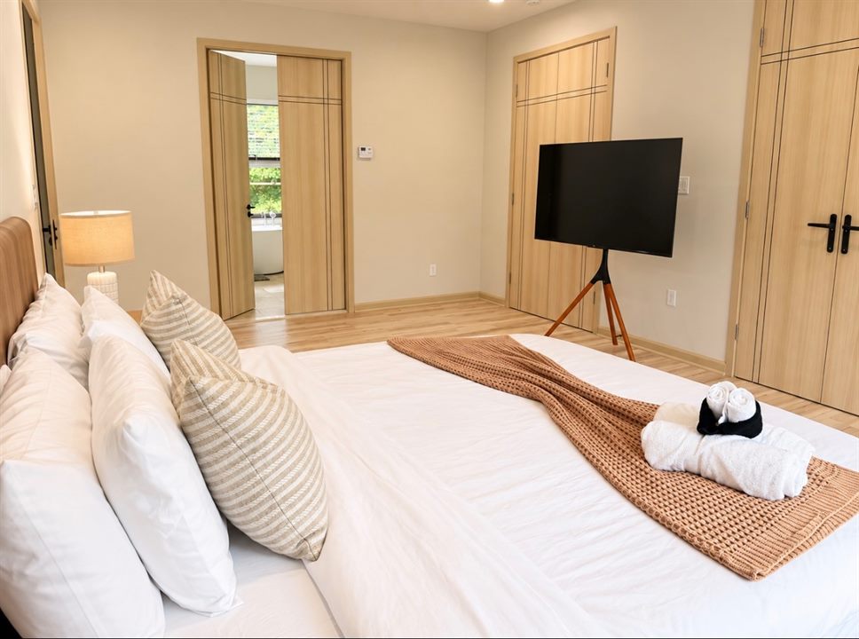 The primary suite, The Guest House