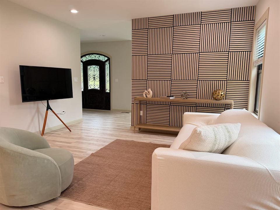 The living room, The Guest House