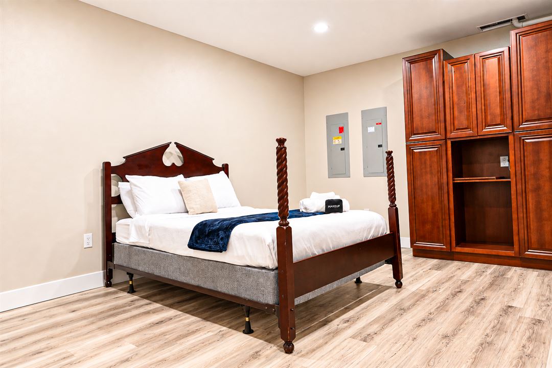 Lower-level bedroom, The Main Villa