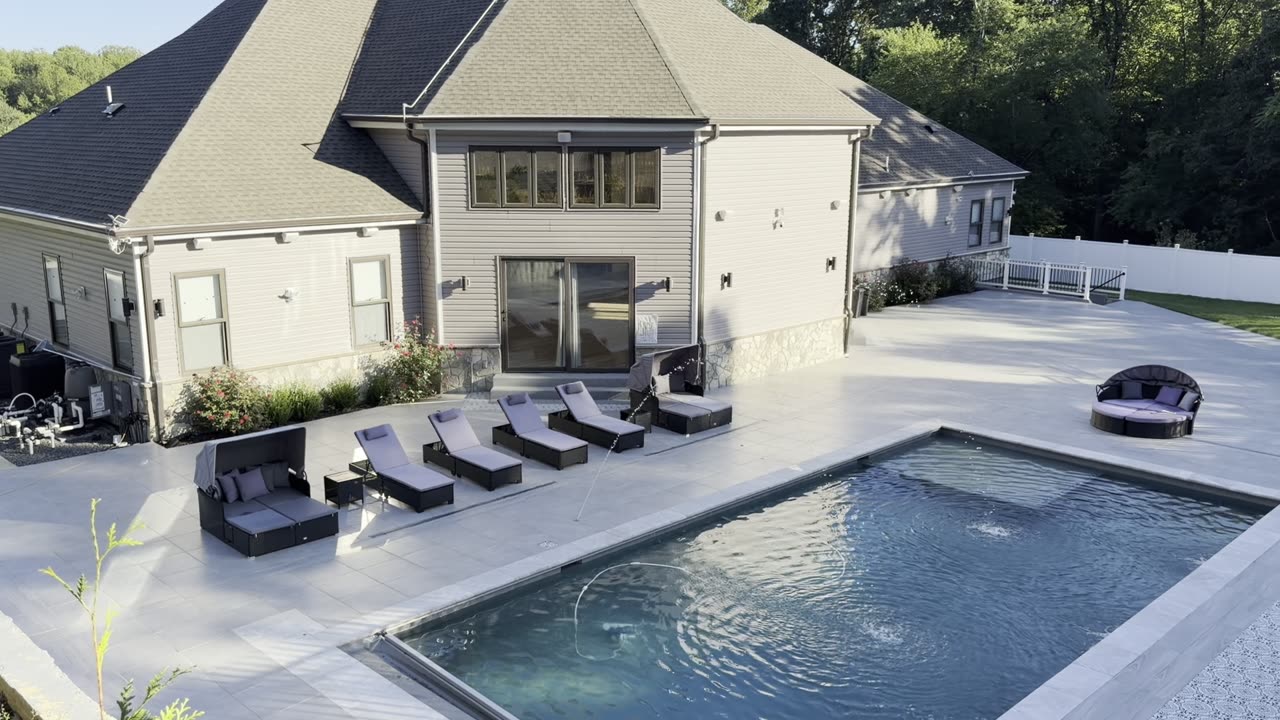 The pool at noon